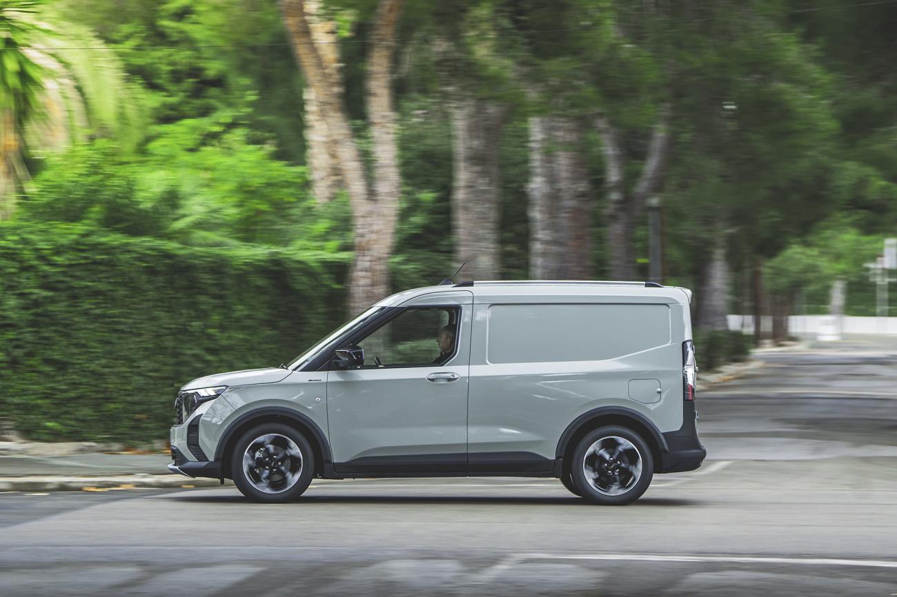 Fordtransitcourier3 190124