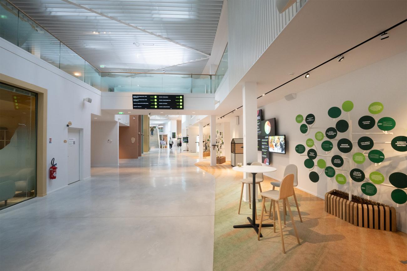 Deloitte2100724