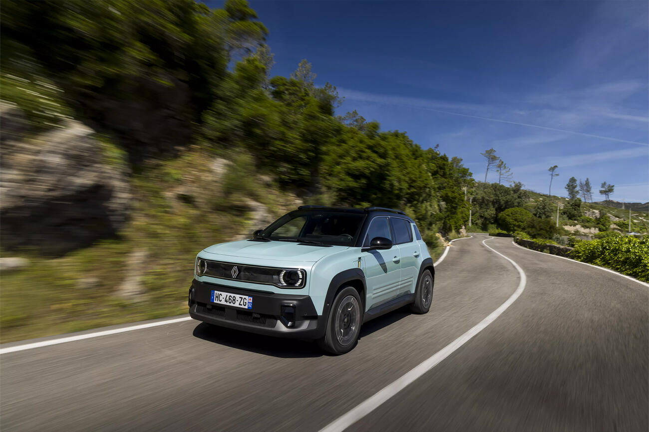 Renault4etech1 060525