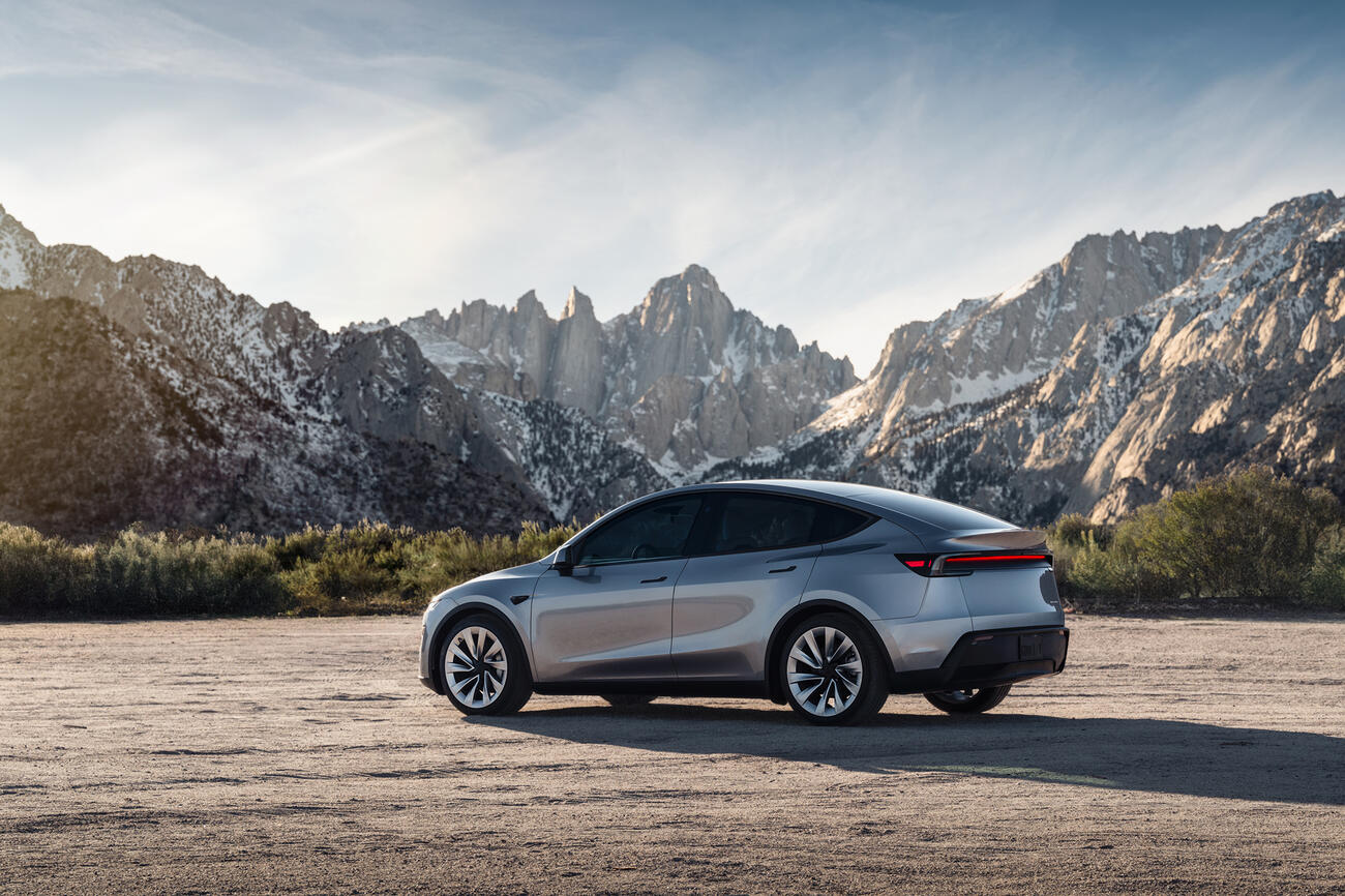 Teslamodely peugeote5008 150625