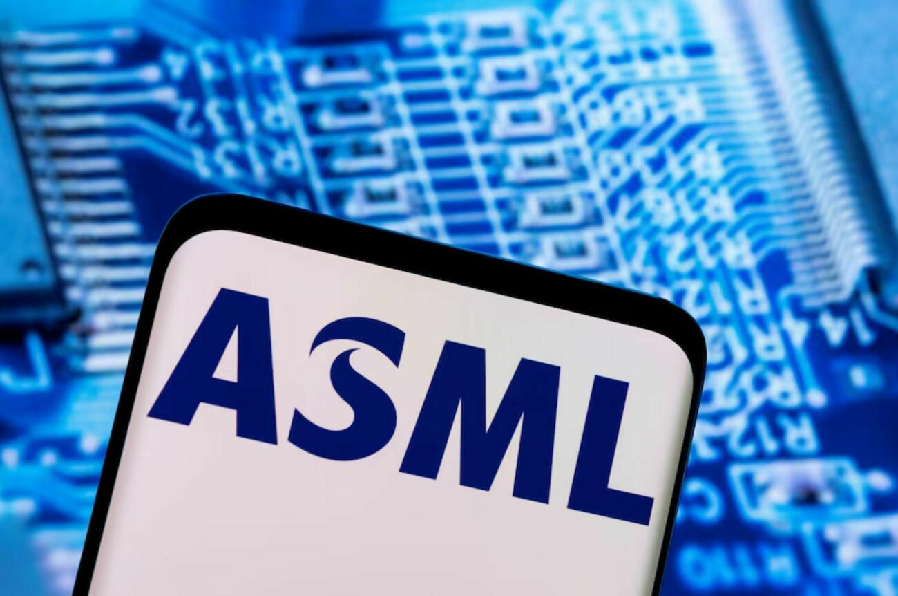 ASML121025
