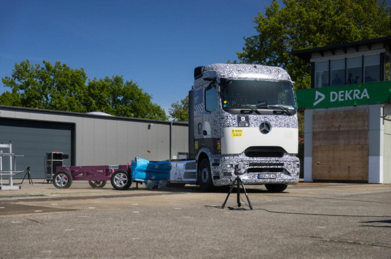 Crash tests Mercedes Benz e Actros611254