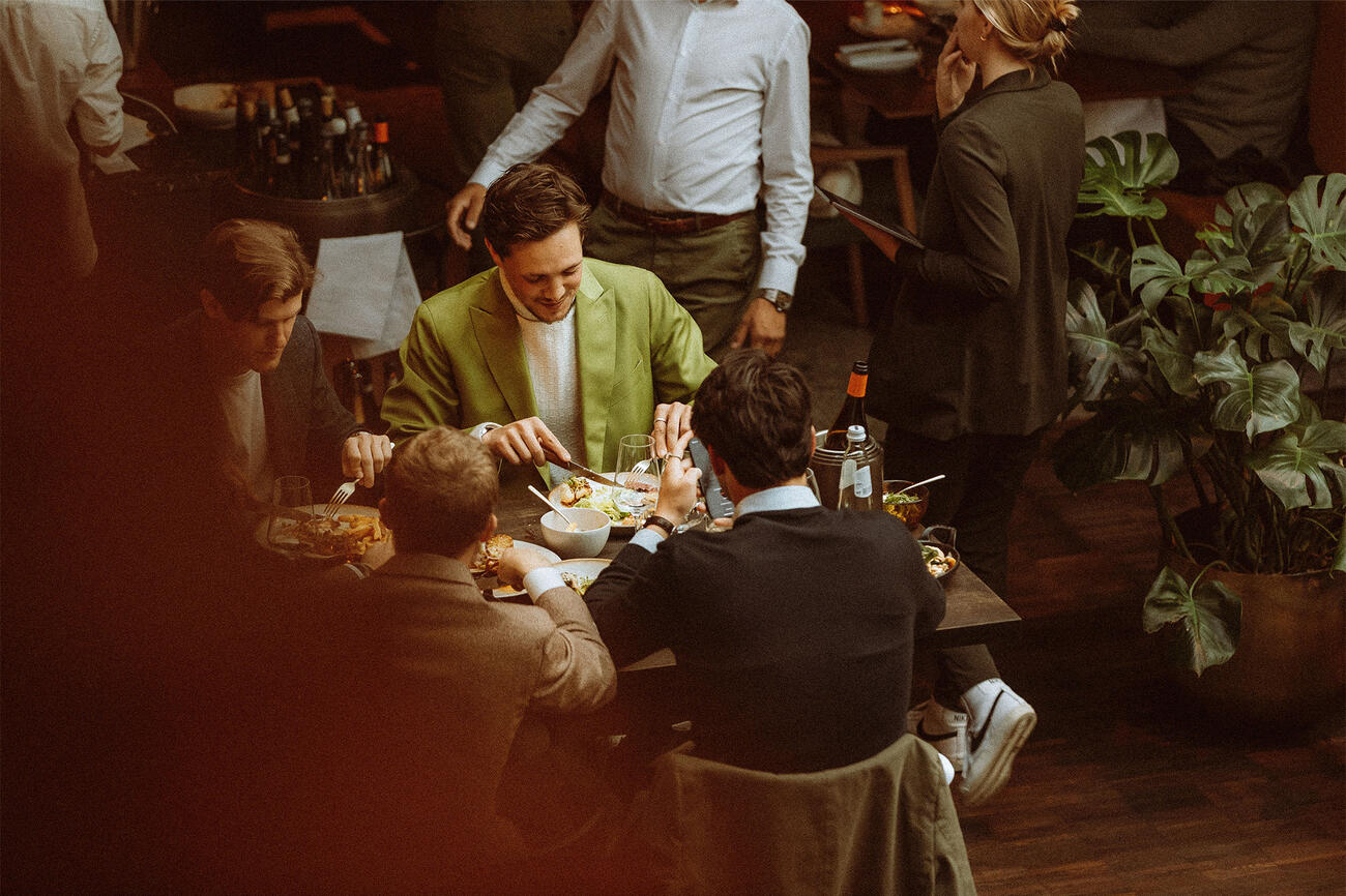 Yalohotelyoungdine1 221125