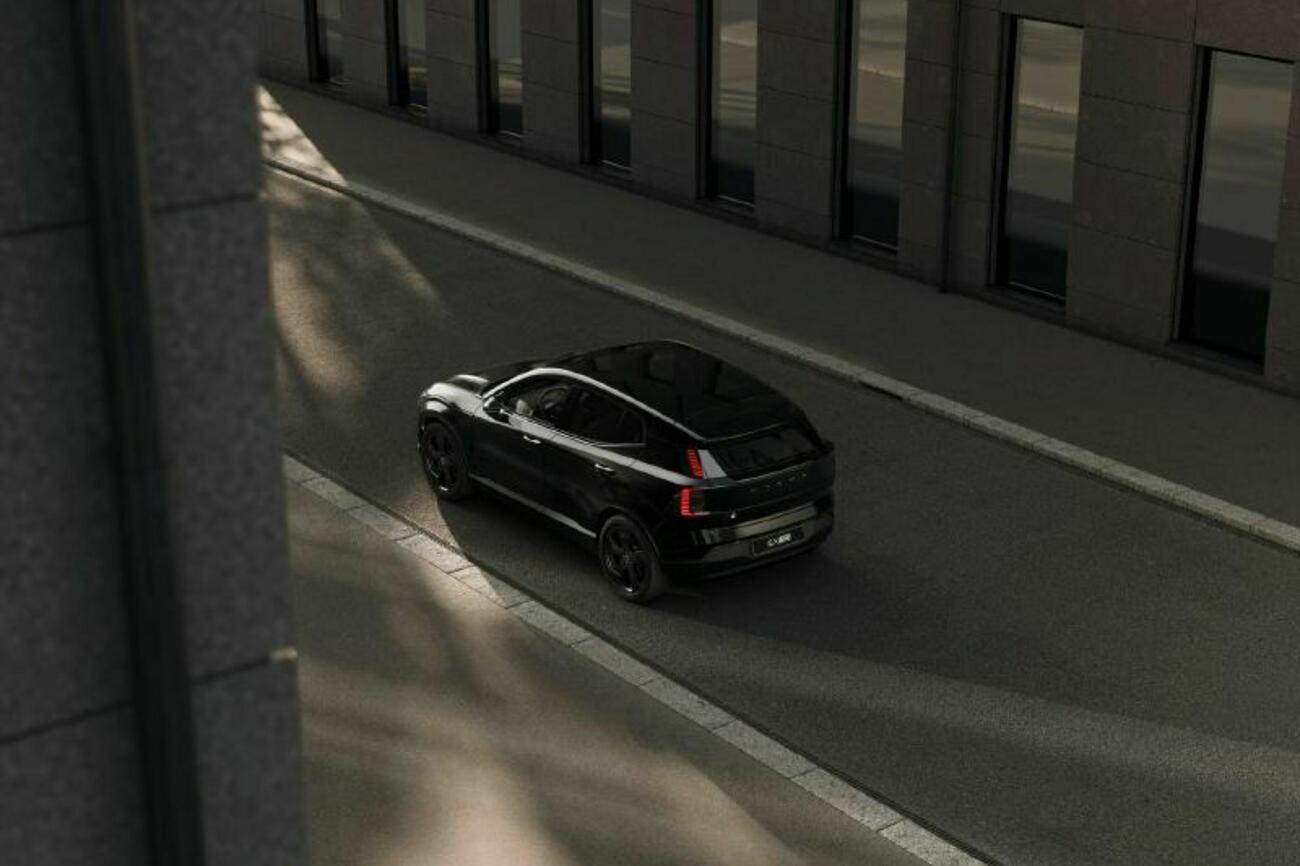 Volvoex30blackedition 151225