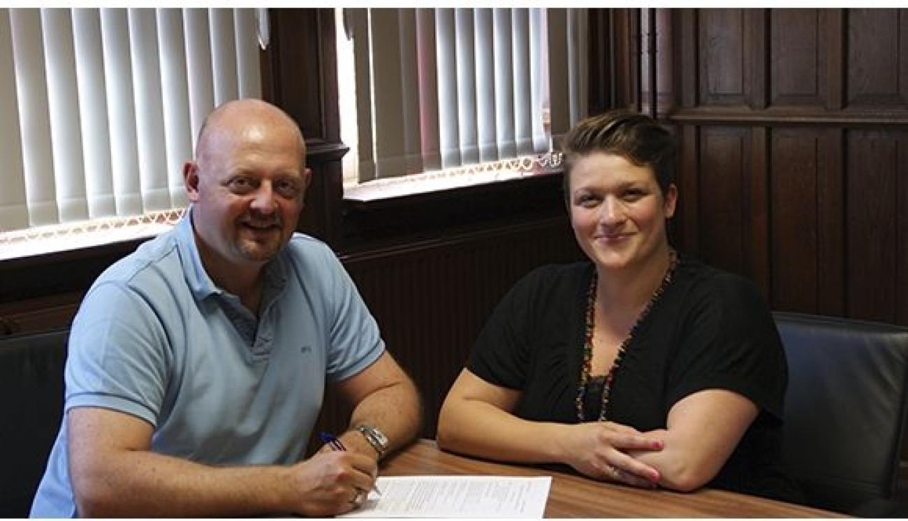 9ae4342537aef2ea40de662522e04cd1