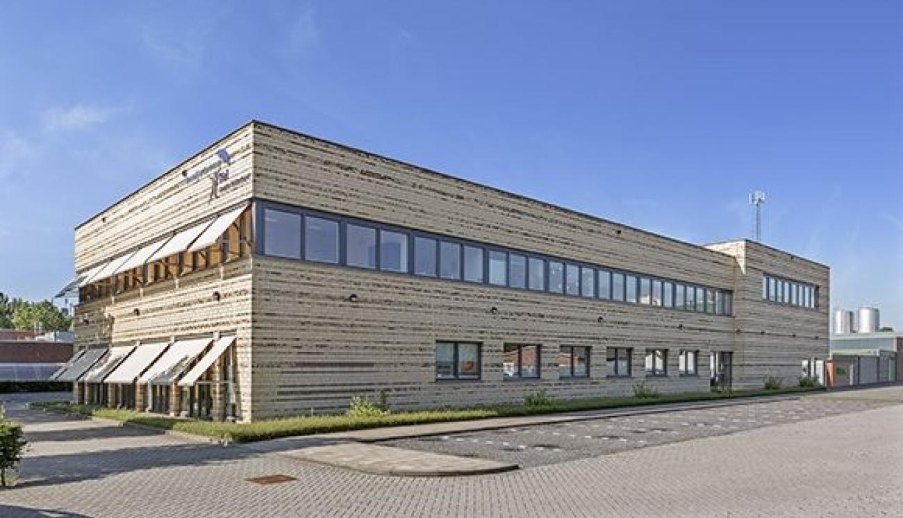 9d242d052b8233d30848c3141cfe5b66