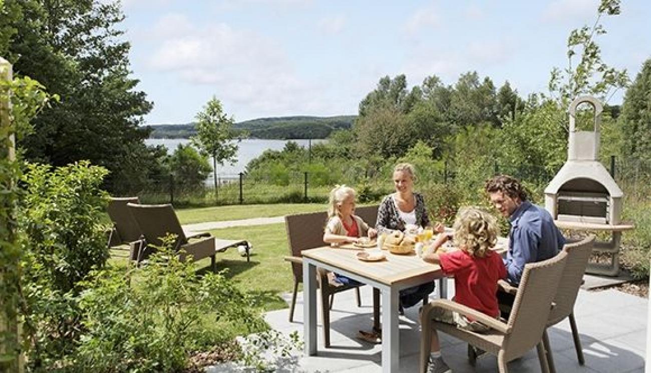 9e3857f73f6f9588d27838aa2621919b