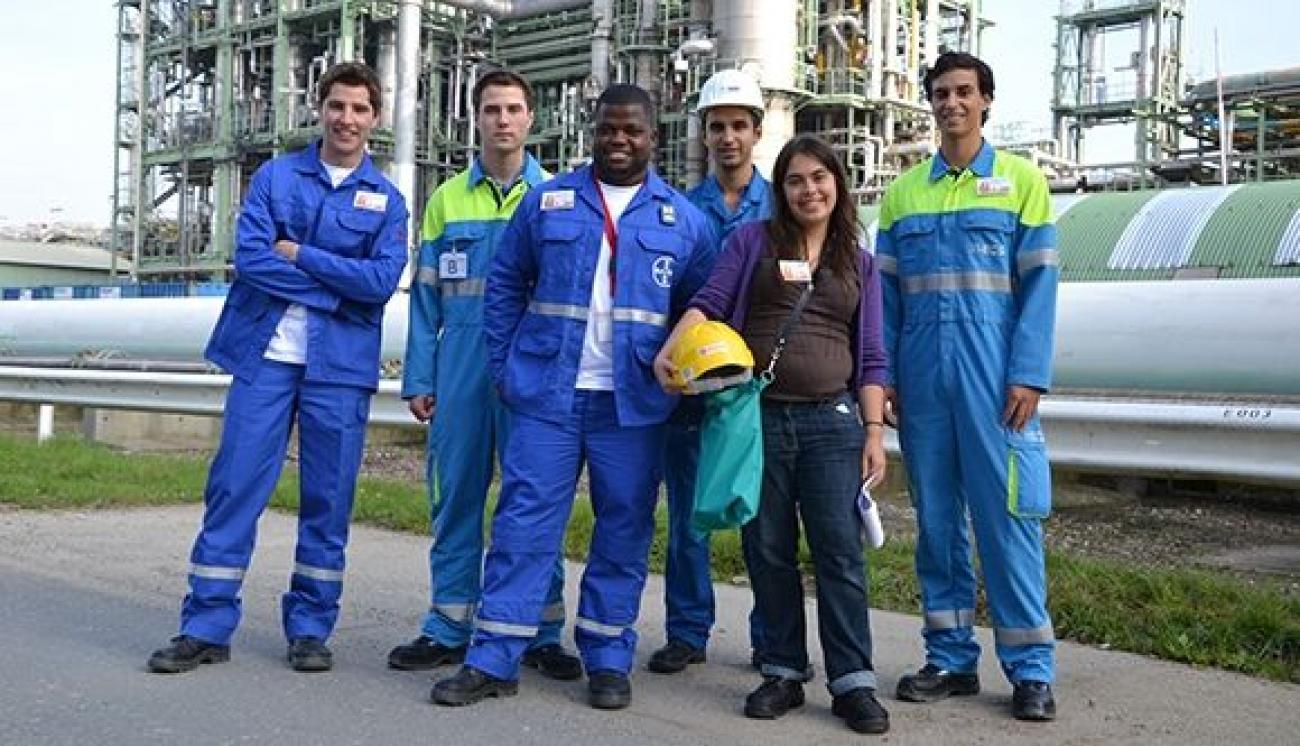 Fea8bf511ca267da40b7895bd75ccdbf