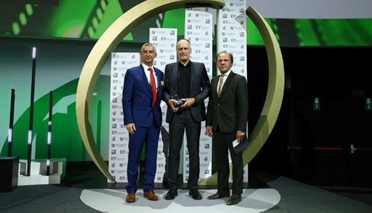 Fe9890cc9edfe8ce3e3e443893941594