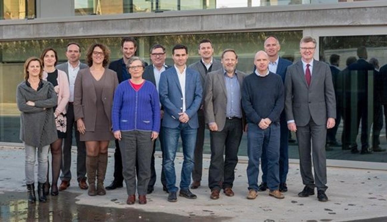 Eeebbdac855efc801da18fba488415a4