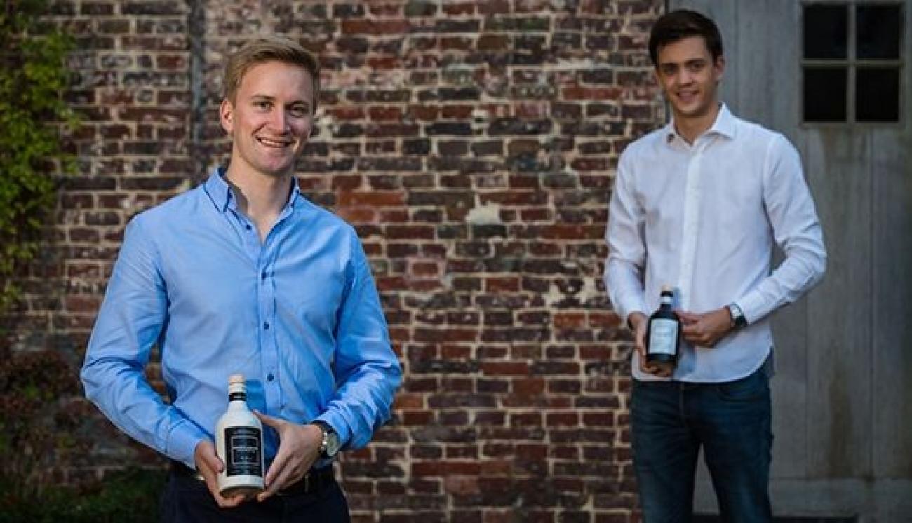 D296a21baead381c0d103400d5973018