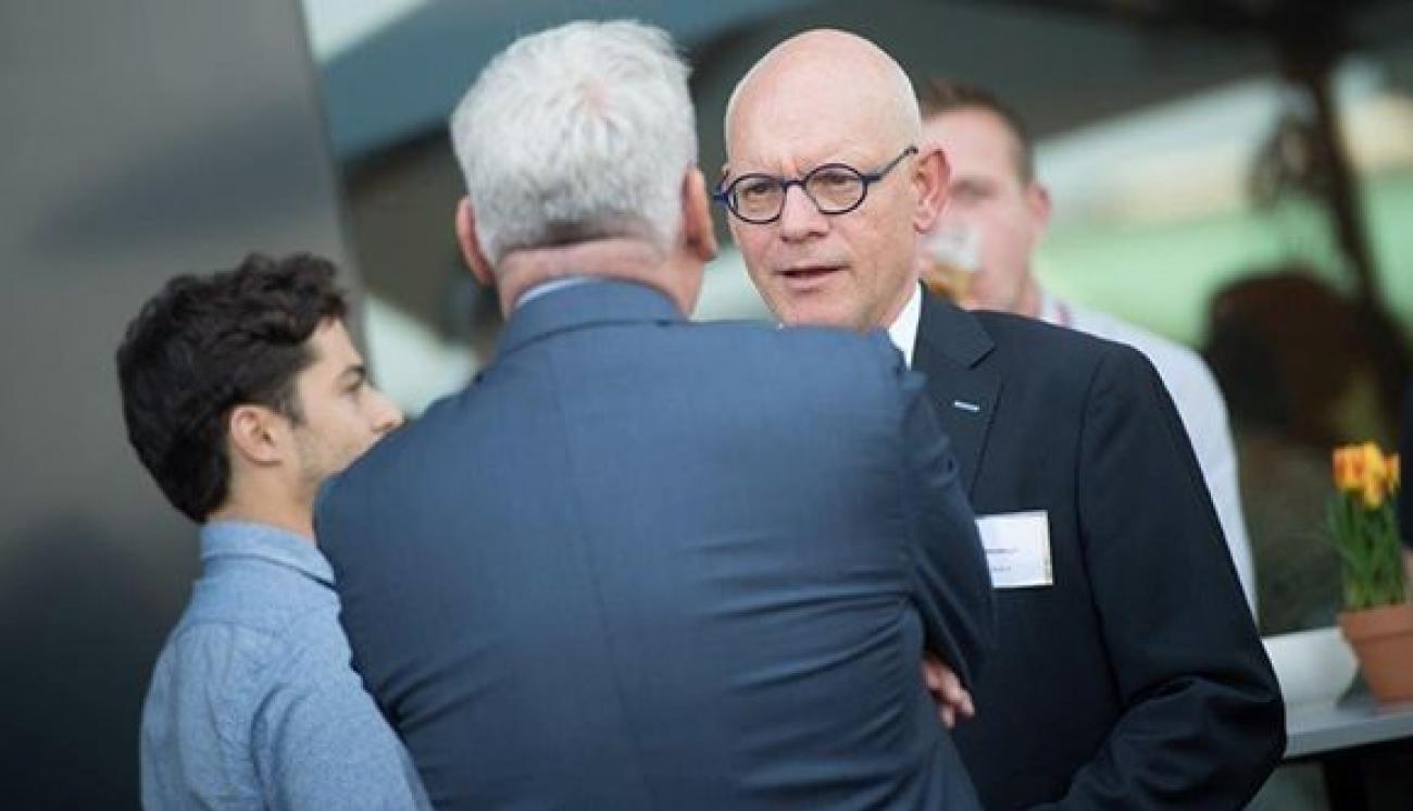 0686bc0352879f10b60196ff52bdff93