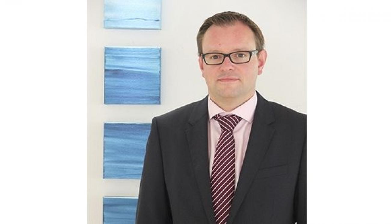 6121b0d616ab4ac290c30ffe06a87208